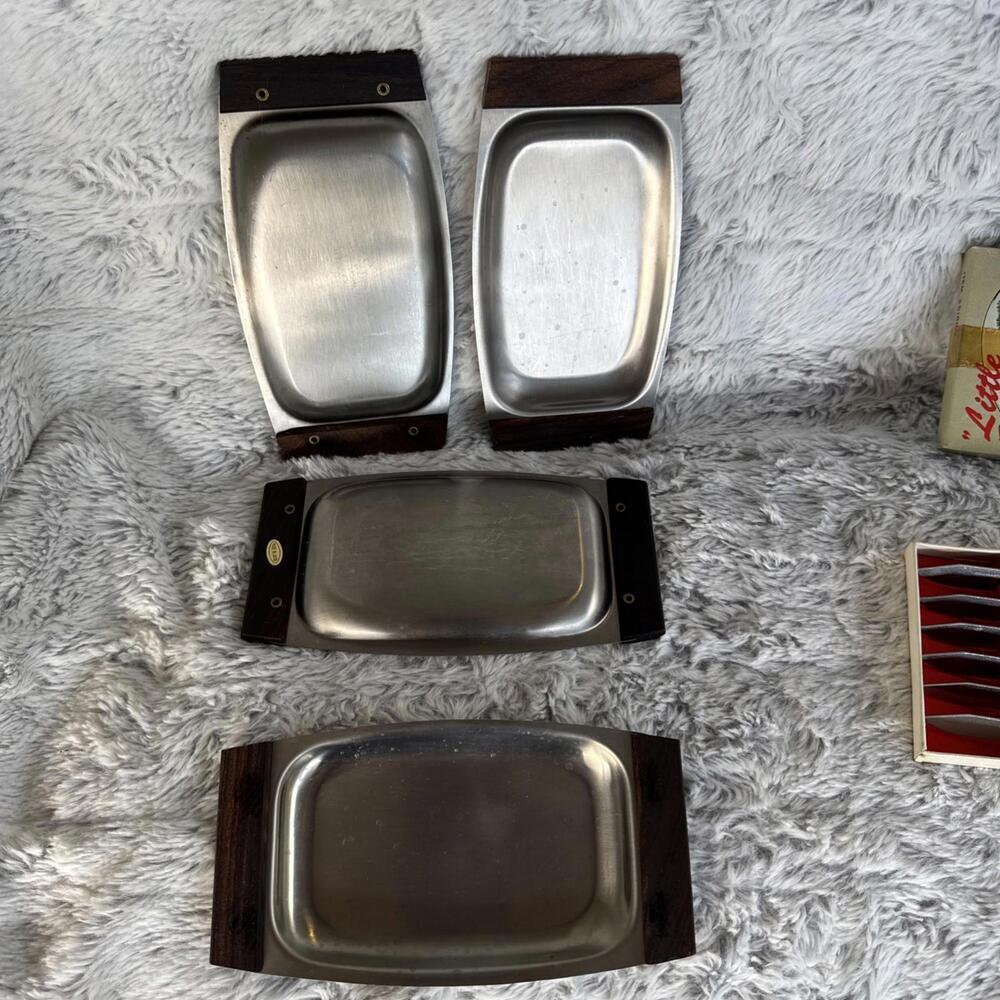 Vintage Stainless Steel & Wood MCM Single Server Snack/Appetizer‎ w/ Spreaders - Picture 9 of 9
